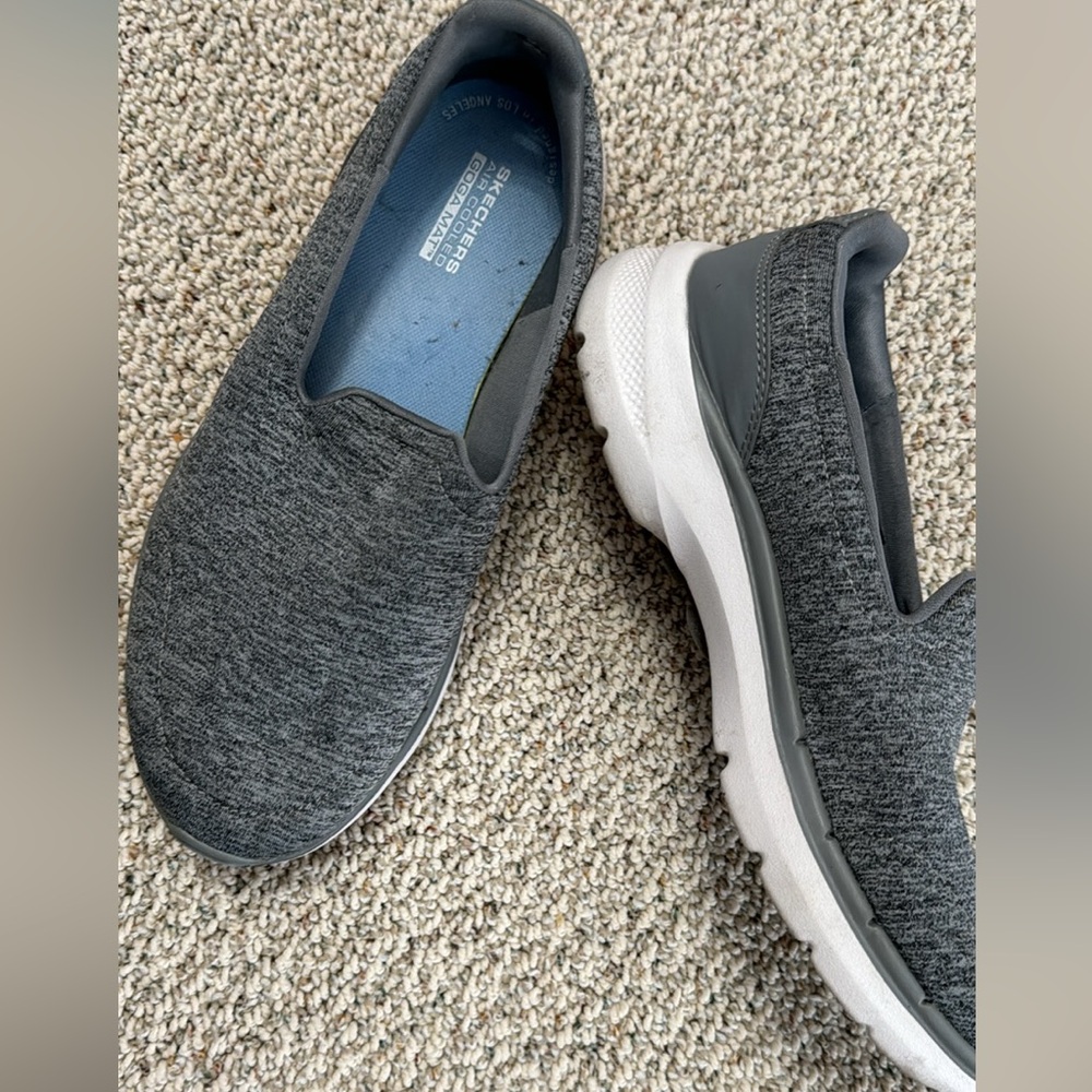 Sketchers slip ons